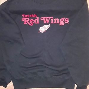 **SOLD**Boys medium Red Wings crewneck